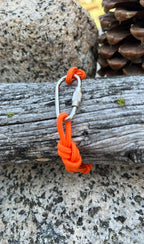 Handmade paracord carabiner bracelet with a figure eight knot (photo 11 of 11)