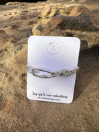 Handmade paracord carabiner bracelet with a figure eight knot (photo 4 of 11)