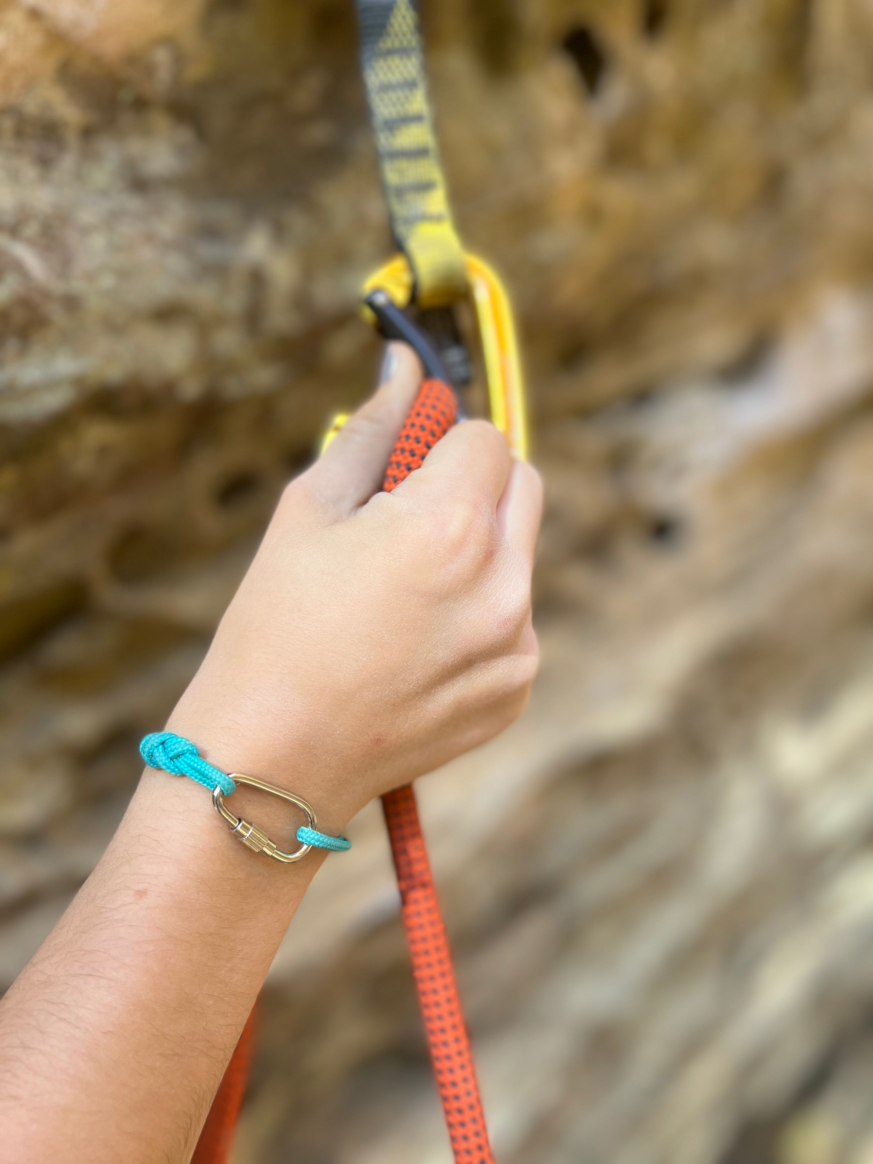 Handmade paracord carabiner bracelet with a figure eight knot (photo 5 of 11)